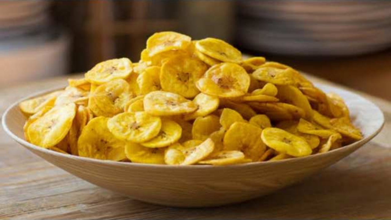 केले की चिप्स बनायें Banana Chips Recipe in Hindi