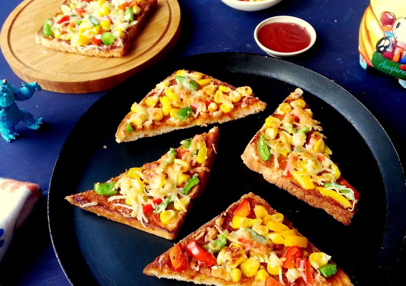 ब्रेड पिज़्ज़ा बनाने की विधि Bread Pizza Recipe in Hindi