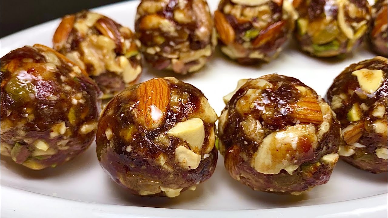ड्राई फ्रूट्स लड्डू बनाने की विधि । Dry Fruits Ladoo Recipe in Hindi