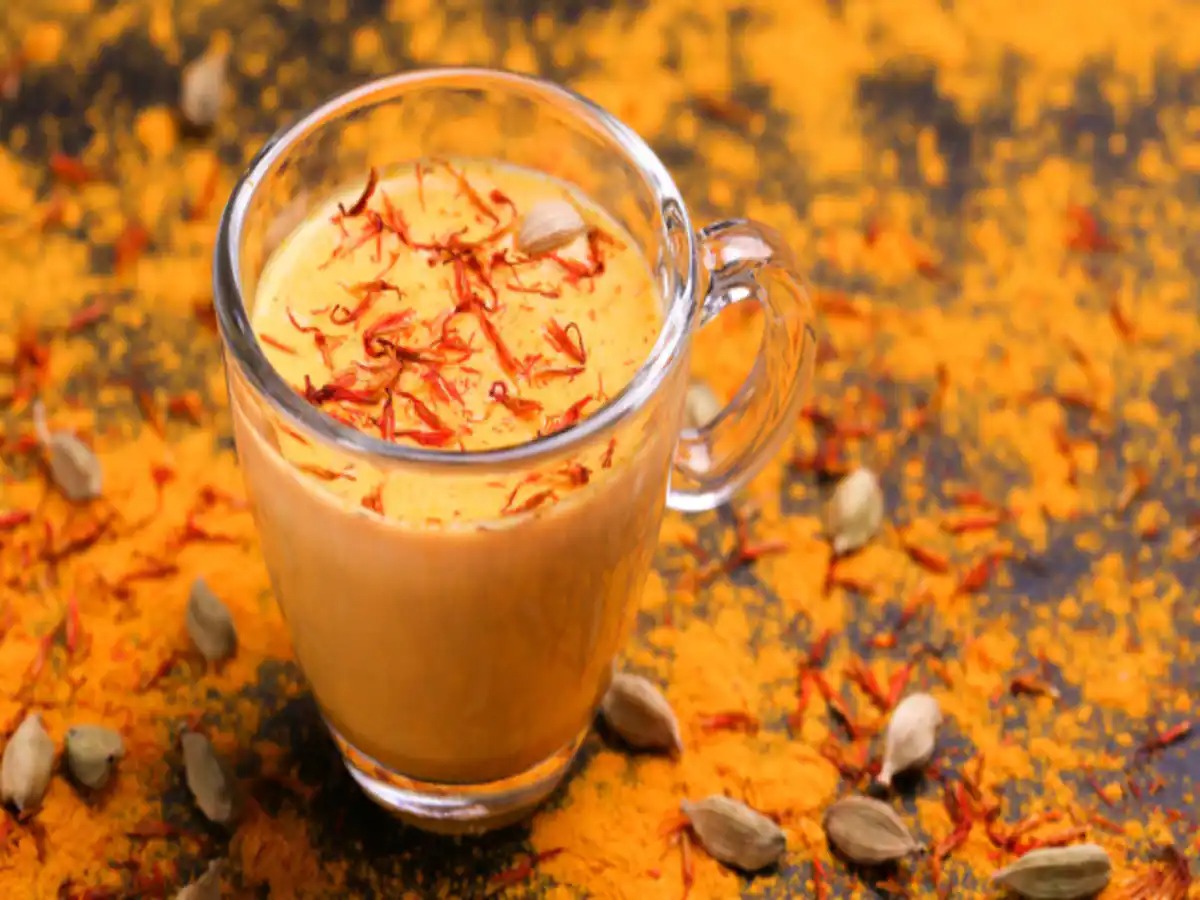 केसर चाय बनाने की विधि । Kesar Chai Recipe in Hindi