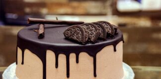 नमी वाला चॉकलेट केक रेसिपी: Moist chocolate cake Recipe in Hindi | Moist  chocolate cake Banane Ki Vidhi